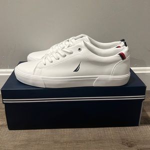 Nautica Men’s Sneaker, Classic Low Top Loafer (White, Size 9.5)